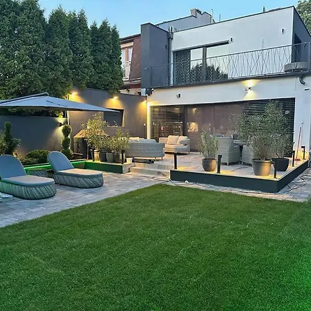 Oasis Of Green Streamside Relaxation Апартаменты Будапешт
