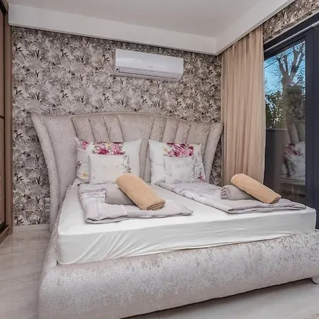 Апартаменты Oasis Of Green Streamside Relaxation Будапешт
